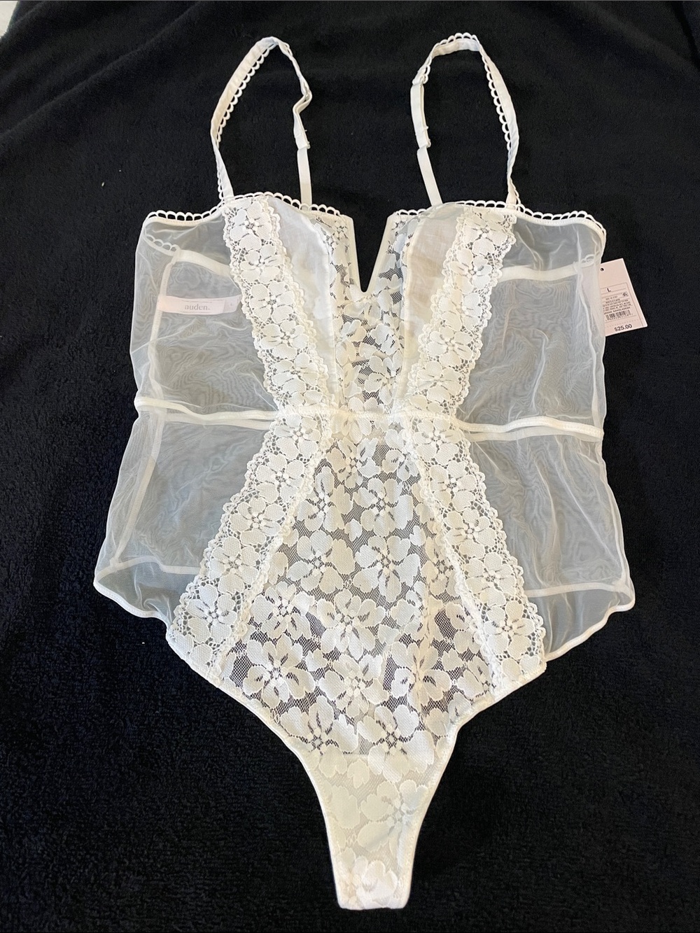 Auden Womens White Crochet Lace sheer V-Wire Lingerie Bodysuit nwt